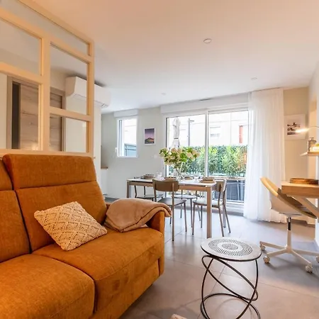 Apartment At In Clermont, Place De Jaude