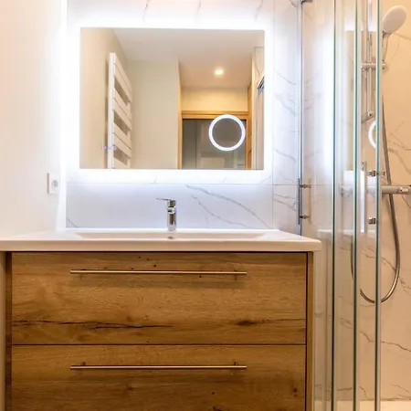 Apartment At In Clermont, Place De Jaude *