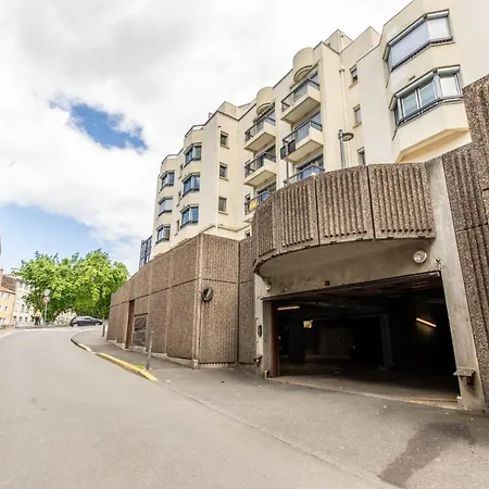 At In Clermont, Place De Jaude דירה