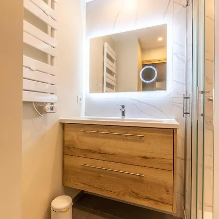 At In Clermont, Place De Jaude *