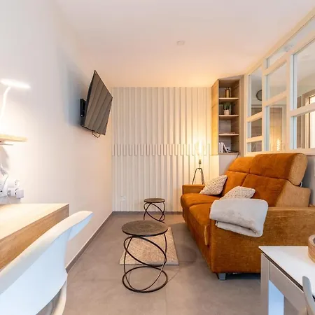 Apartment At In Clermont, Place De Jaude *