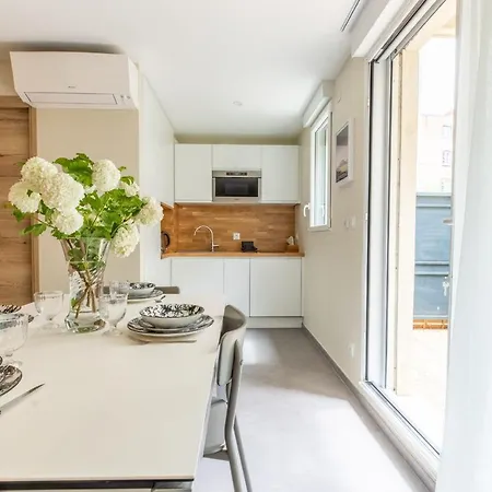 At In Clermont, Place De Jaude *