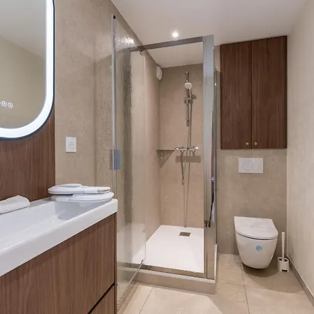 At In Clermont, Place De Jaude Clermont-Ferrand