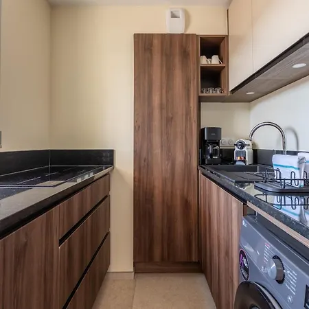 At In Clermont, Place De Jaude * קלרמונט-פרנד