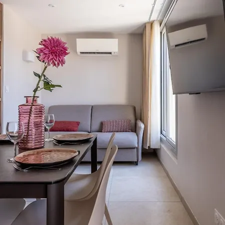 Apartment At In Clermont, Place De Jaude