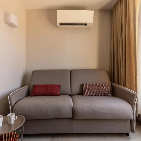 At In Clermont, Place De Jaude