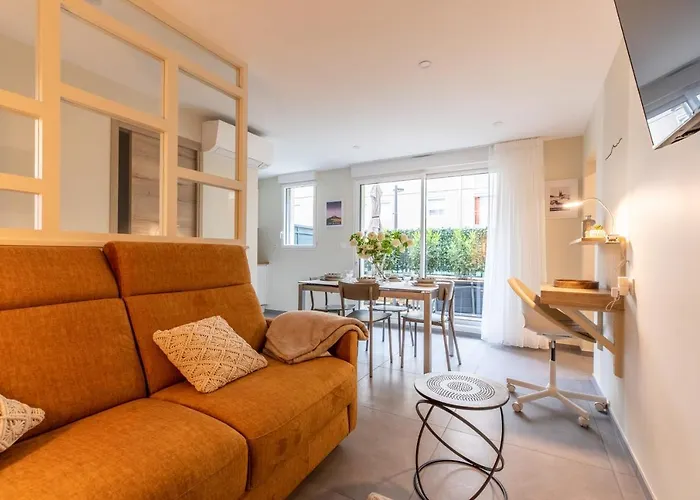 Апартаменты At In Clermont, Place De Jaude