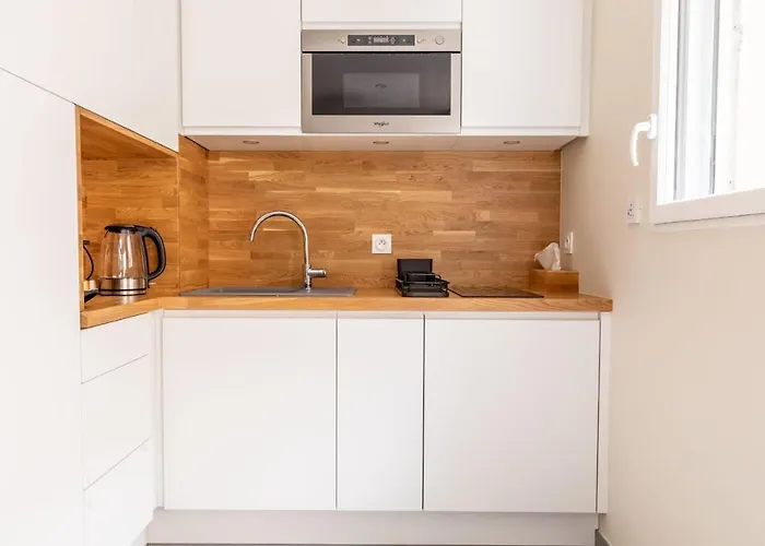 At In Clermont, Place De Jaude Клермон-Ферран