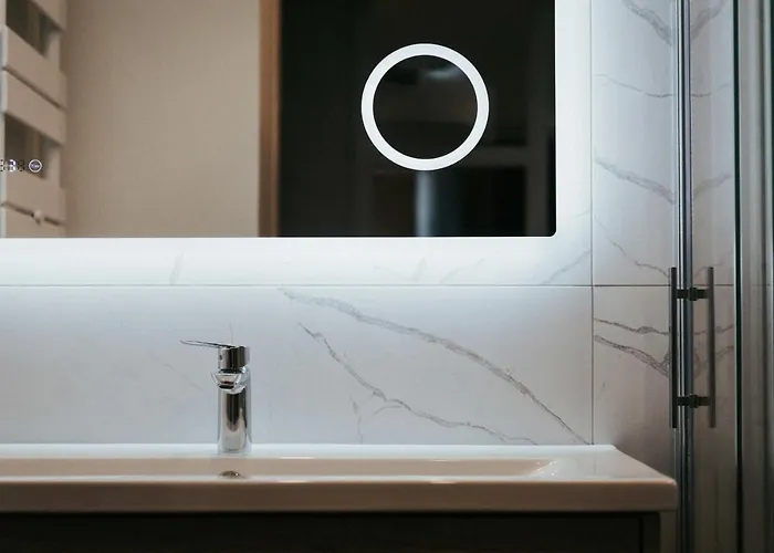 At In Clermont, Place De Jaude Клермон-Ферран