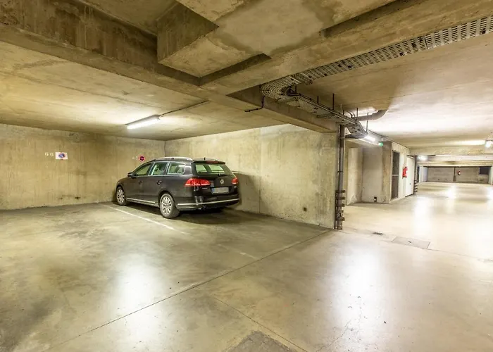 At In Clermont, Place De Jaude * Клермон-Ферран