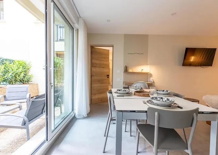 Апартаменты At In Clermont, Place De Jaude Клермон-Ферран