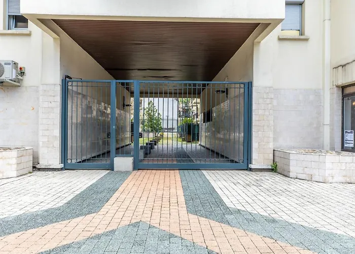 Апартаменты At In Clermont, Place De Jaude Клермон-Ферран