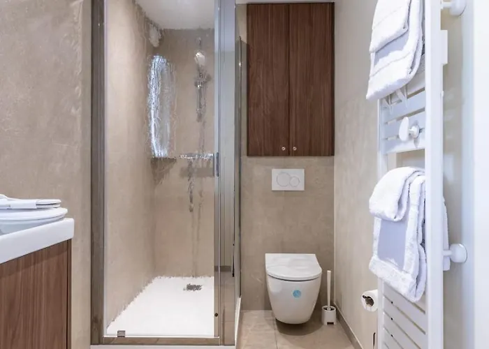 At In Clermont, Place De Jaude Клермон-Ферран