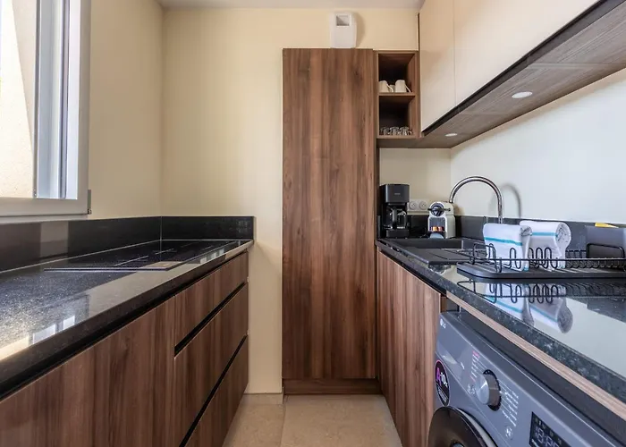 At In Clermont, Place De Jaude * Клермон-Ферран