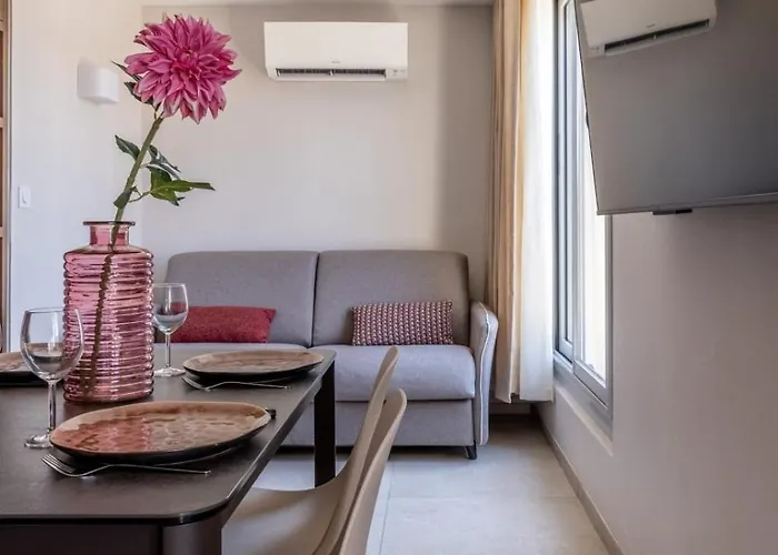 Апартаменты At In Clermont, Place De Jaude