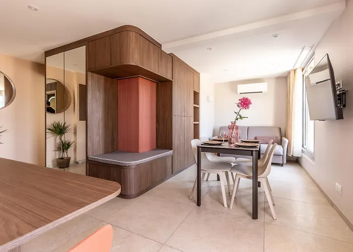 Апартаменты At In Clermont, Place De Jaude *